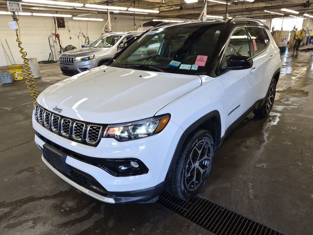 Used 2024 Jeep Compass Limited AWD/4WD image 2