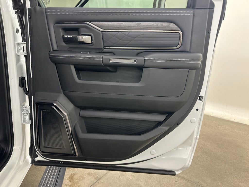 New 2026 RAM 2500 Limited AWD/4WD image 21
