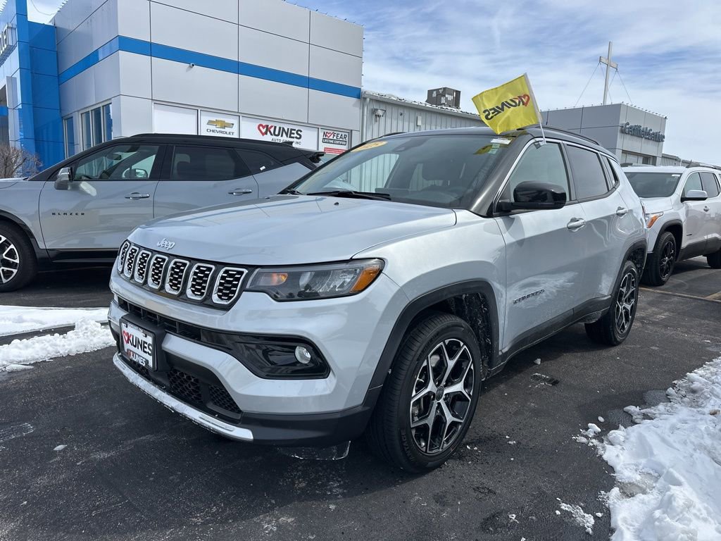 Used 2025 Jeep Compass Limited image 17
