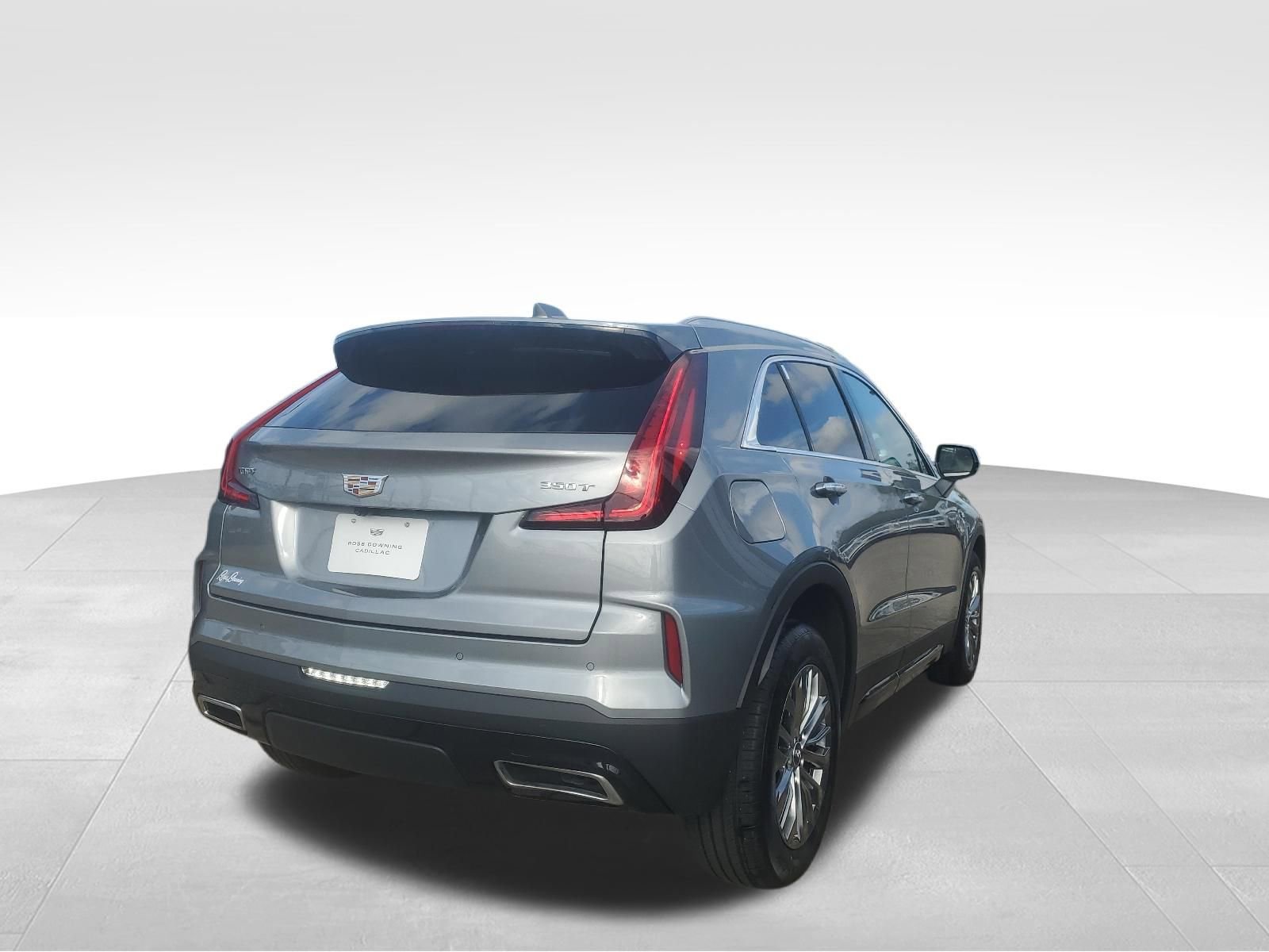 Used 2024 Cadillac XT4 Premium Luxury image 4