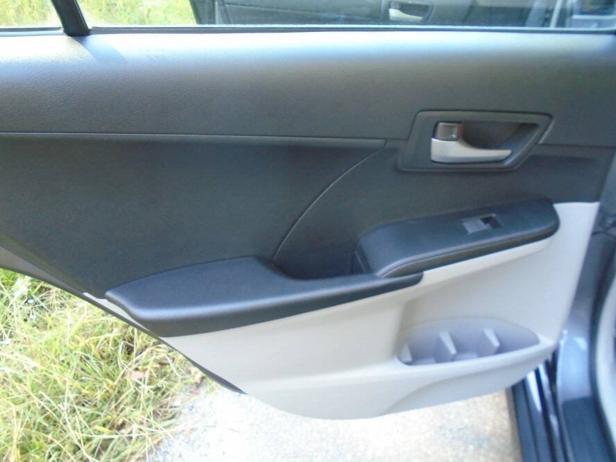 Used 2014 Toyota Camry FWD image 18