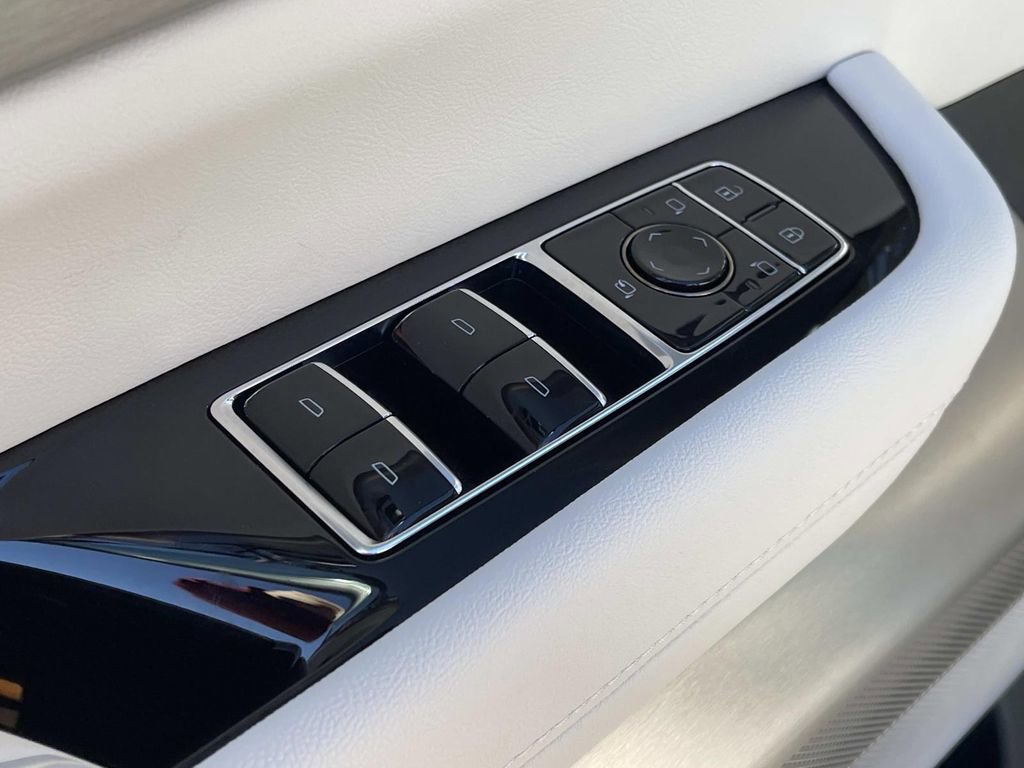 New 2026 Cadillac Vistiq Luxury image 23