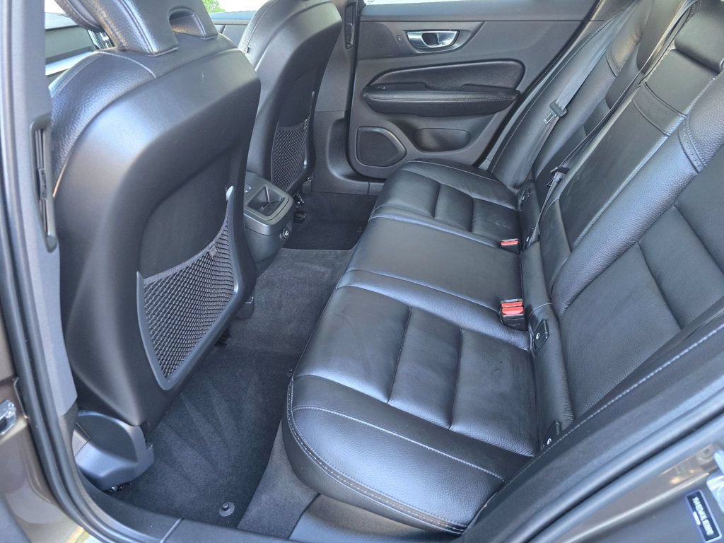 Used 2020 Volvo V60 T5 Cross Country w/ Protection Package Premier AWD/4WD image 11