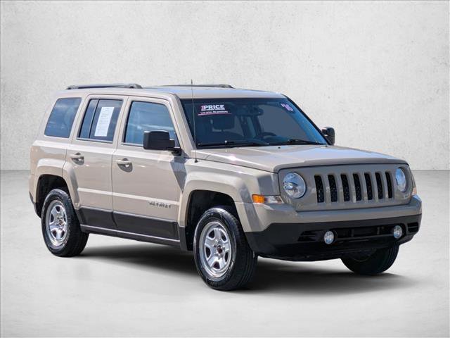 Used 2016 Jeep Patriot Sport w/ Power Value Group AWD/4WD image 3