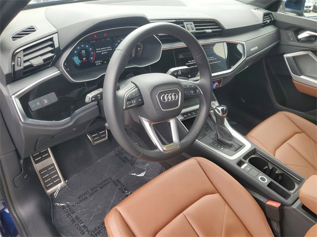 Used 2024 Audi Q3 2.0T Premium Plus w/ Premium Plus Package image 15