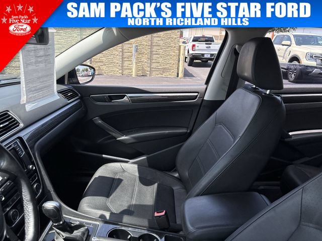 Used 2018 Volkswagen Passat 2.0T SE FWD image 13