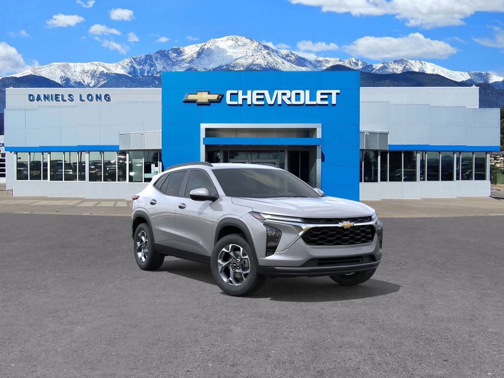 New 2025 Chevrolet Trax LT image 1