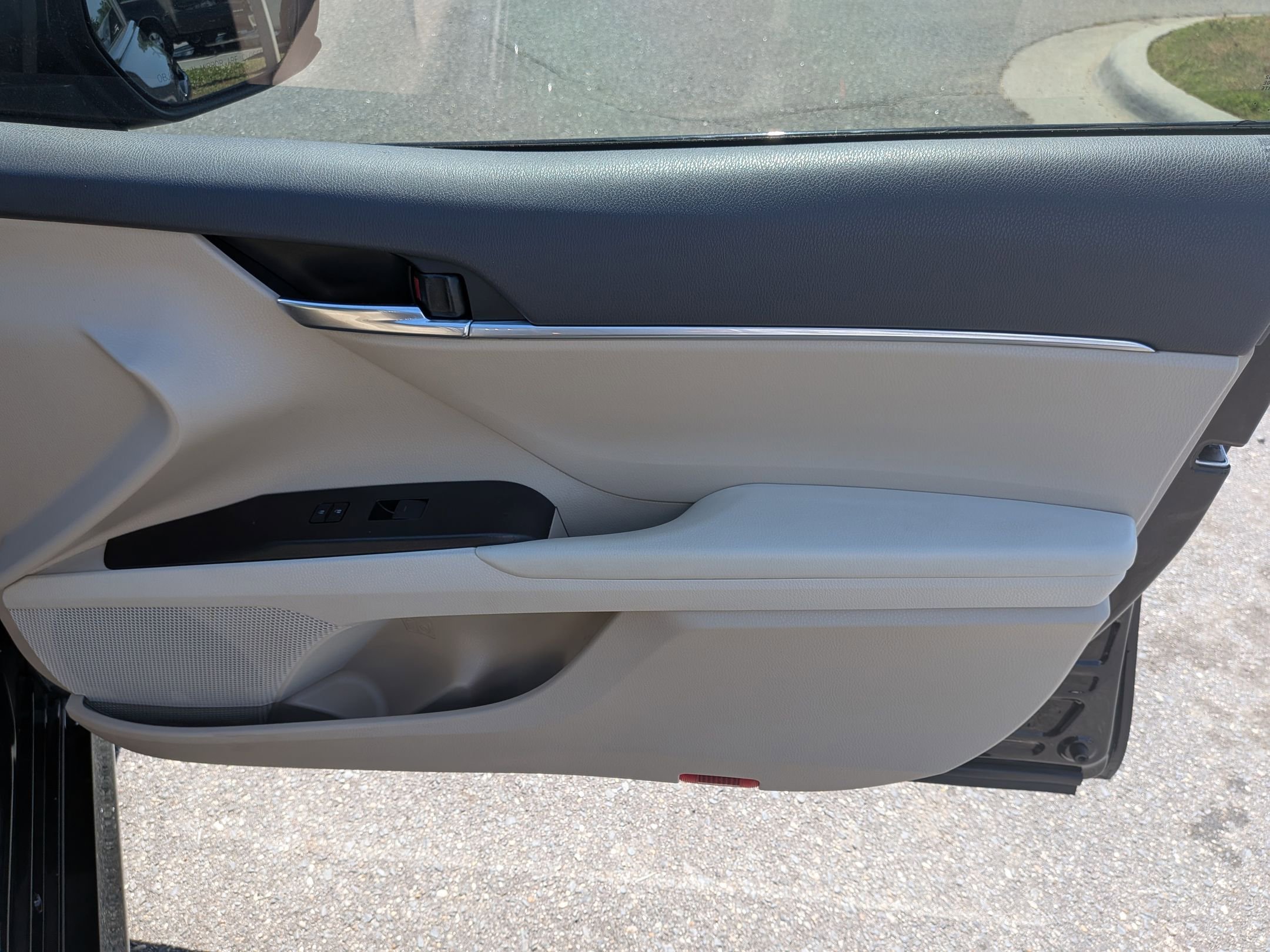 Used 2023 Toyota Camry LE FWD image 31