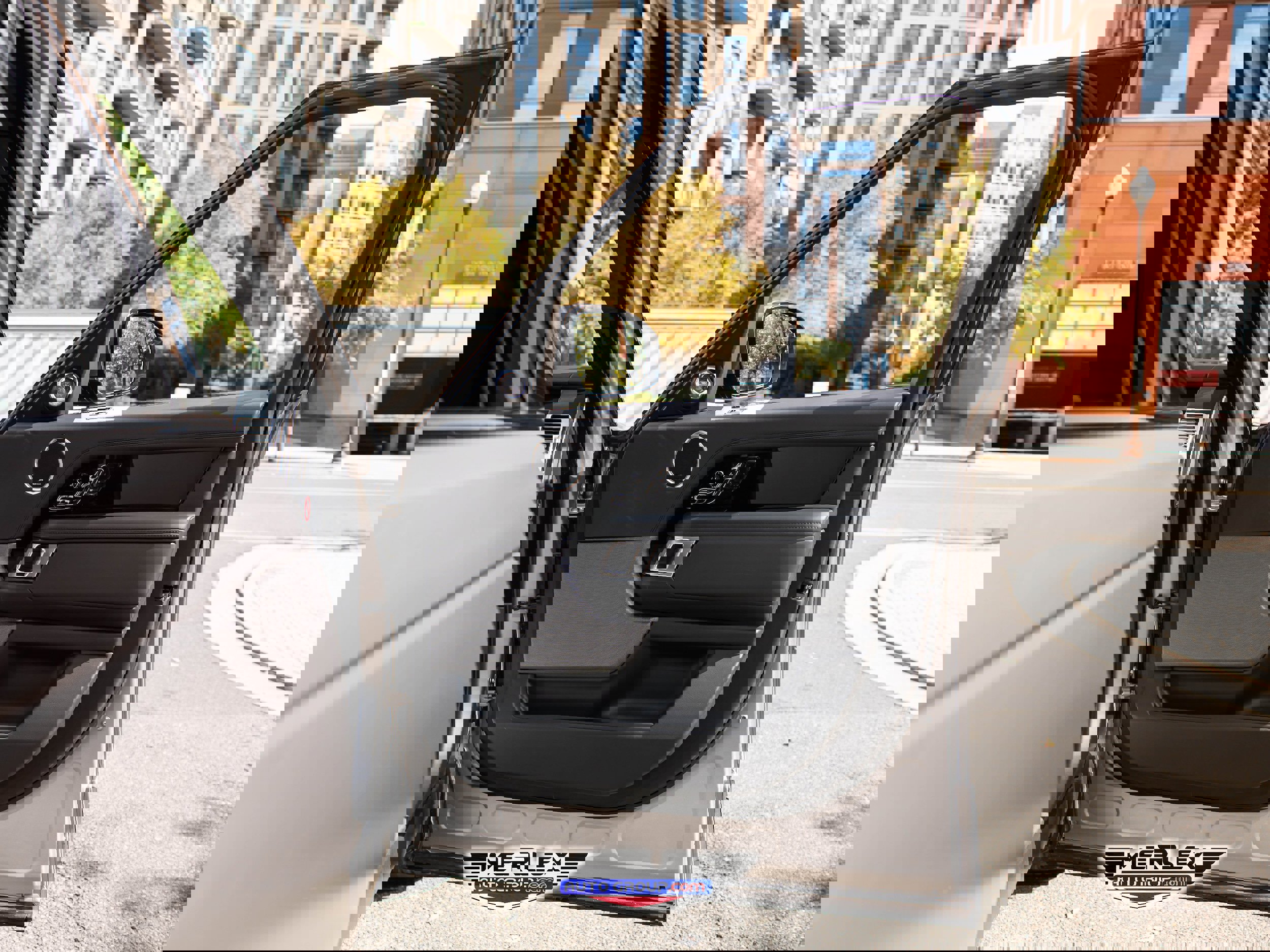 Used 2018 Land Rover Range Rover Long Wheelbase Supercharged image 44