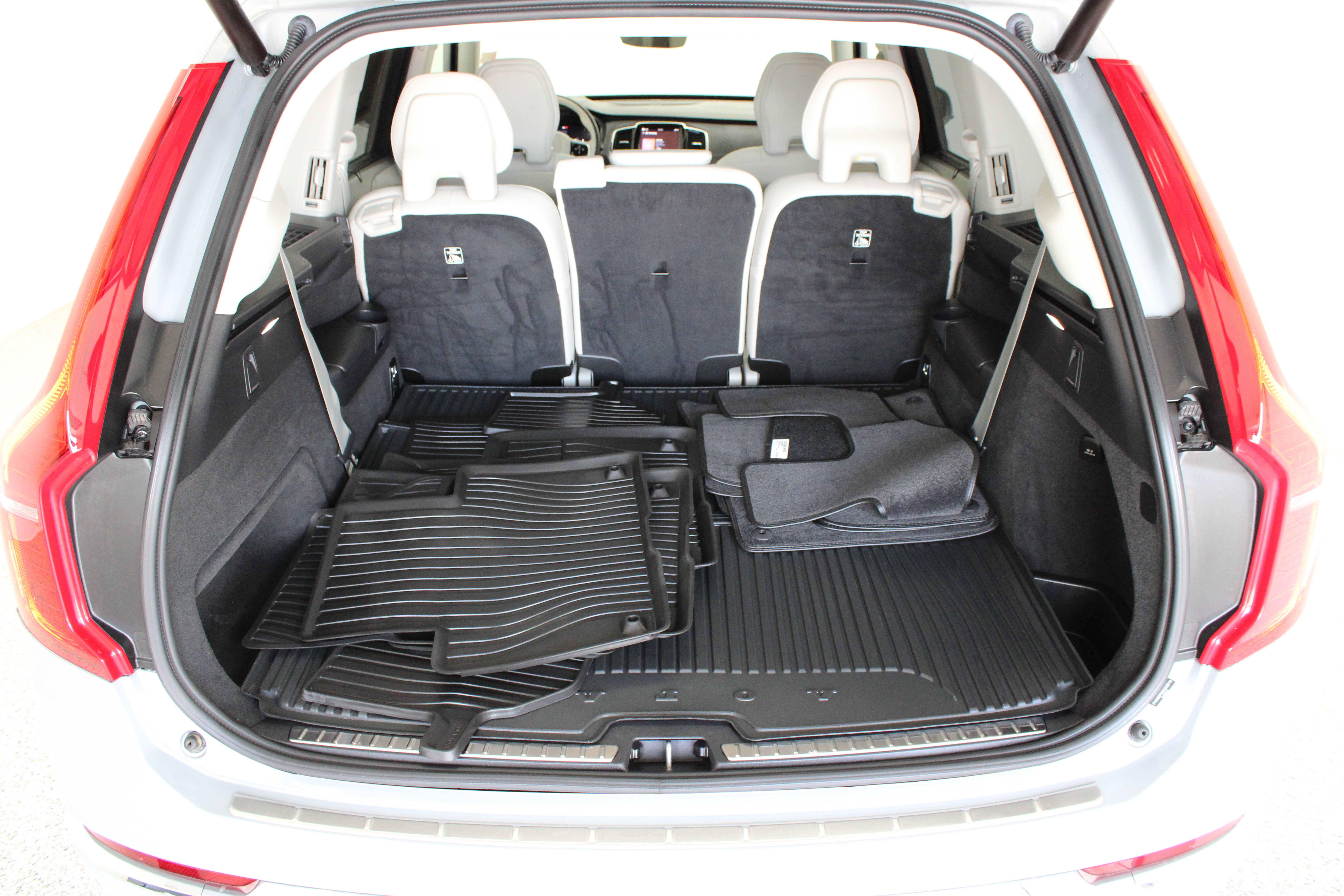 Used 2025 Volvo XC90 B6 Ultra w/ Protection Package Premier AWD/4WD image 33