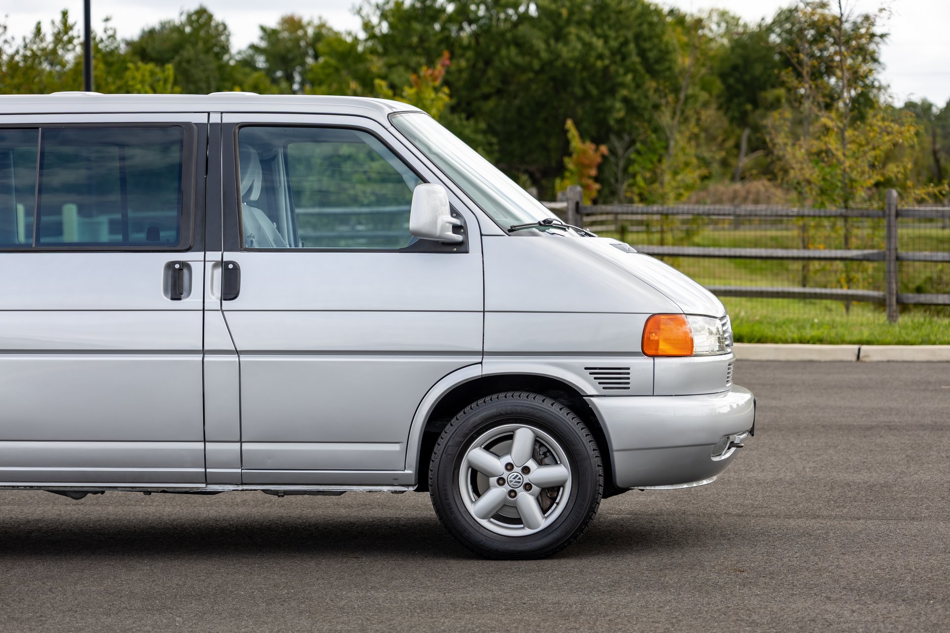 Used 2002 Volkswagen Eurovan MV FWD image 21