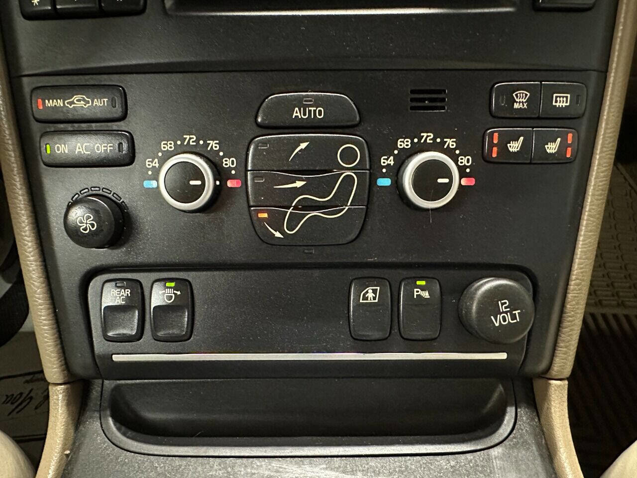 Used 2013 Volvo XC90 3.2 image 16