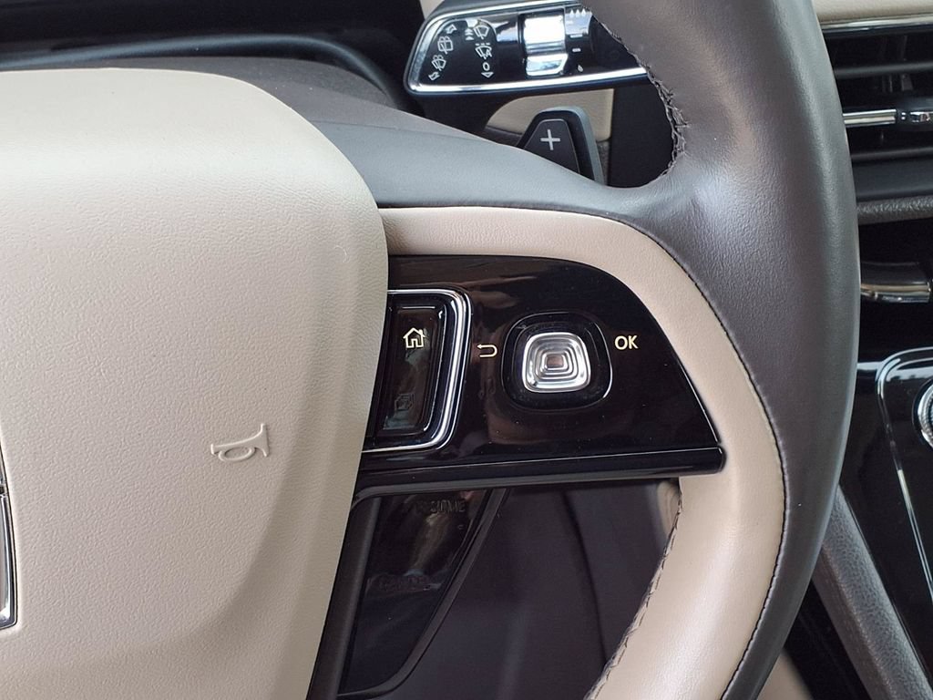 Used 2020 Lincoln Corsair AWD w/ Premium Package image 35