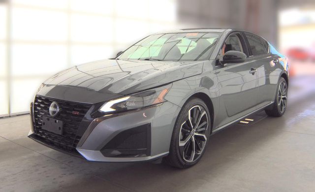 Used 2023 Nissan Altima 2.5 SR AWD/4WD image 2