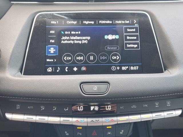 Used 2023 Cadillac XT4 Luxury w/ Cold Weather Package FWD image 5