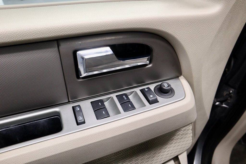 Used 2011 Ford Expedition EL XLT image 24