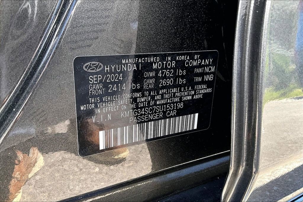 Used 2025 Genesis G70 2.5T image 16