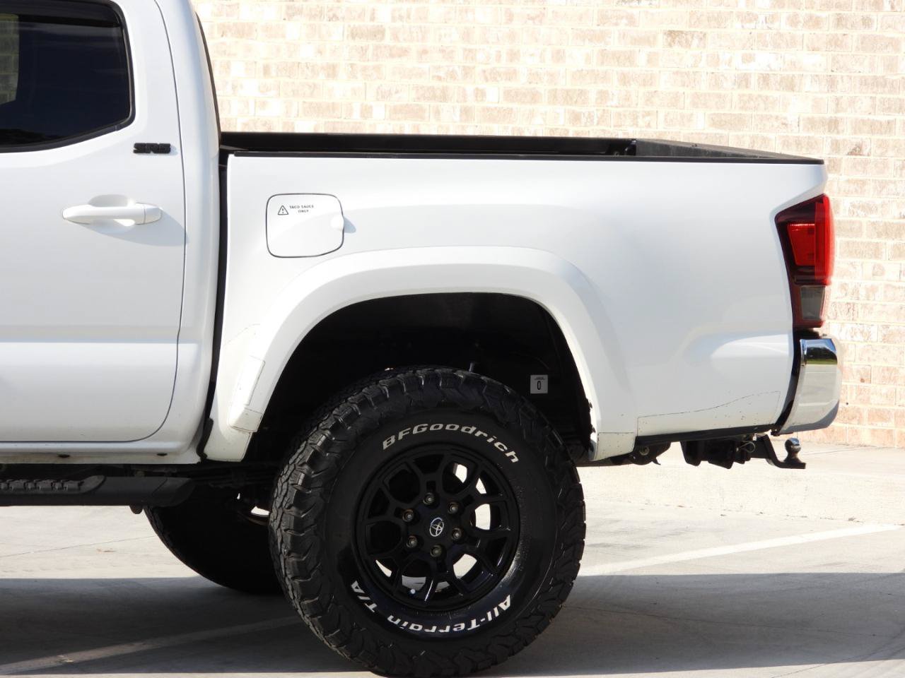Used 2021 Toyota Tacoma SR5 RWD image 32