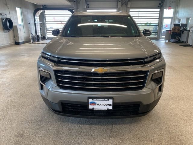 Used 2025 Chevrolet Traverse LT AWD/4WD image 2