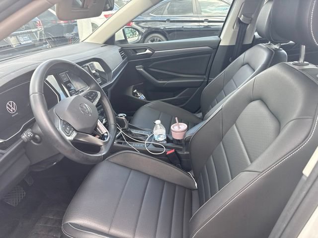 Certified 2024 Volkswagen Jetta SE w/ Panoramic Sunroof Package FWD image 14