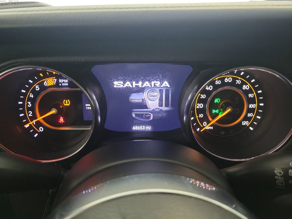 Used 2019 Jeep Wrangler Unlimited Sahara AWD/4WD image 17