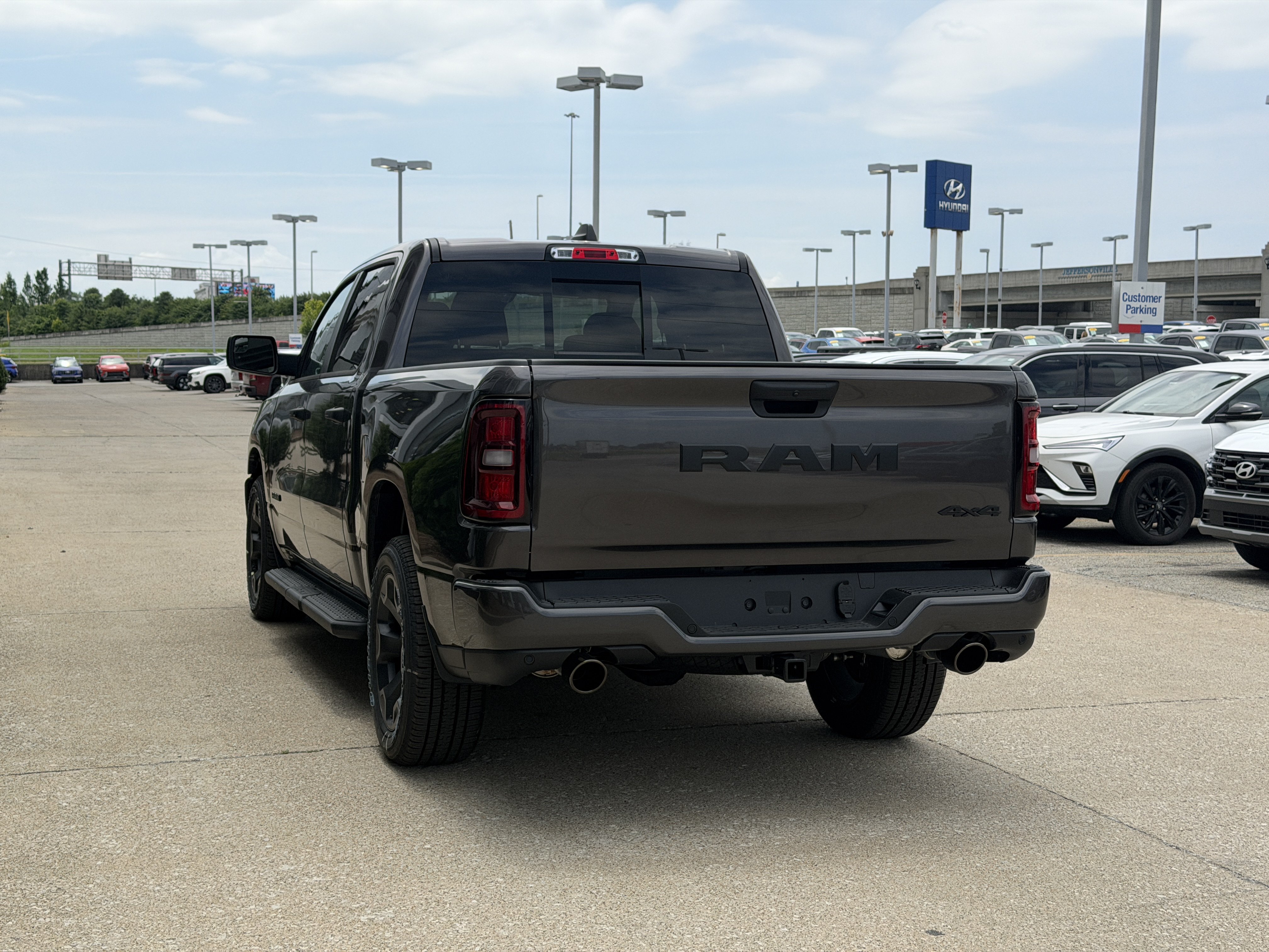 New 2026 RAM 1500 Express AWD/4WD image 7