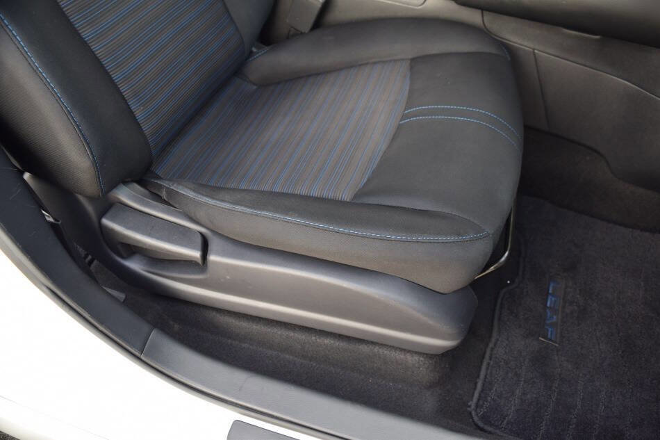 Used 2022 Nissan Leaf SV image 52