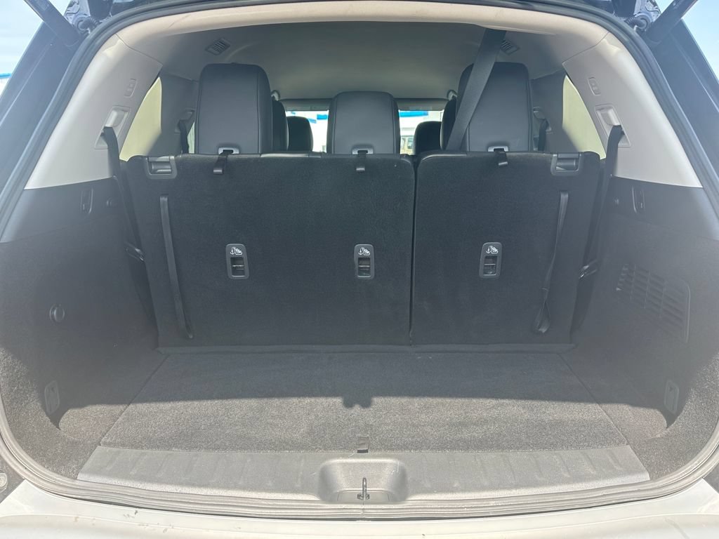 Used 2025 Nissan Pathfinder SL AWD/4WD image 21