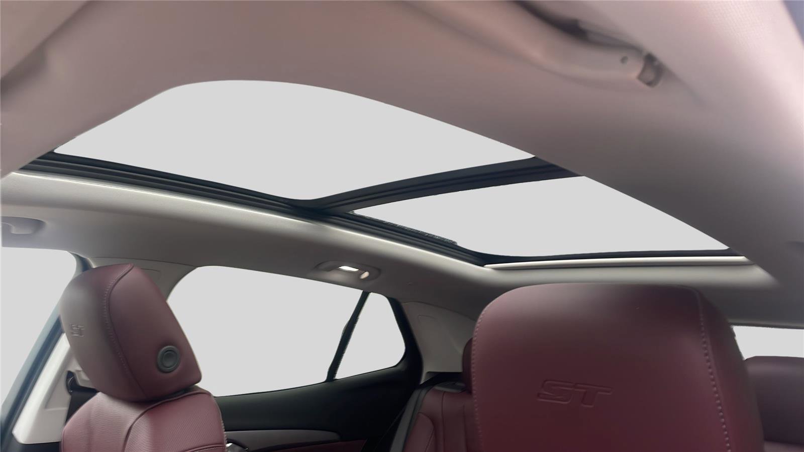 New 2026 Buick Envision Sport Touring image 10