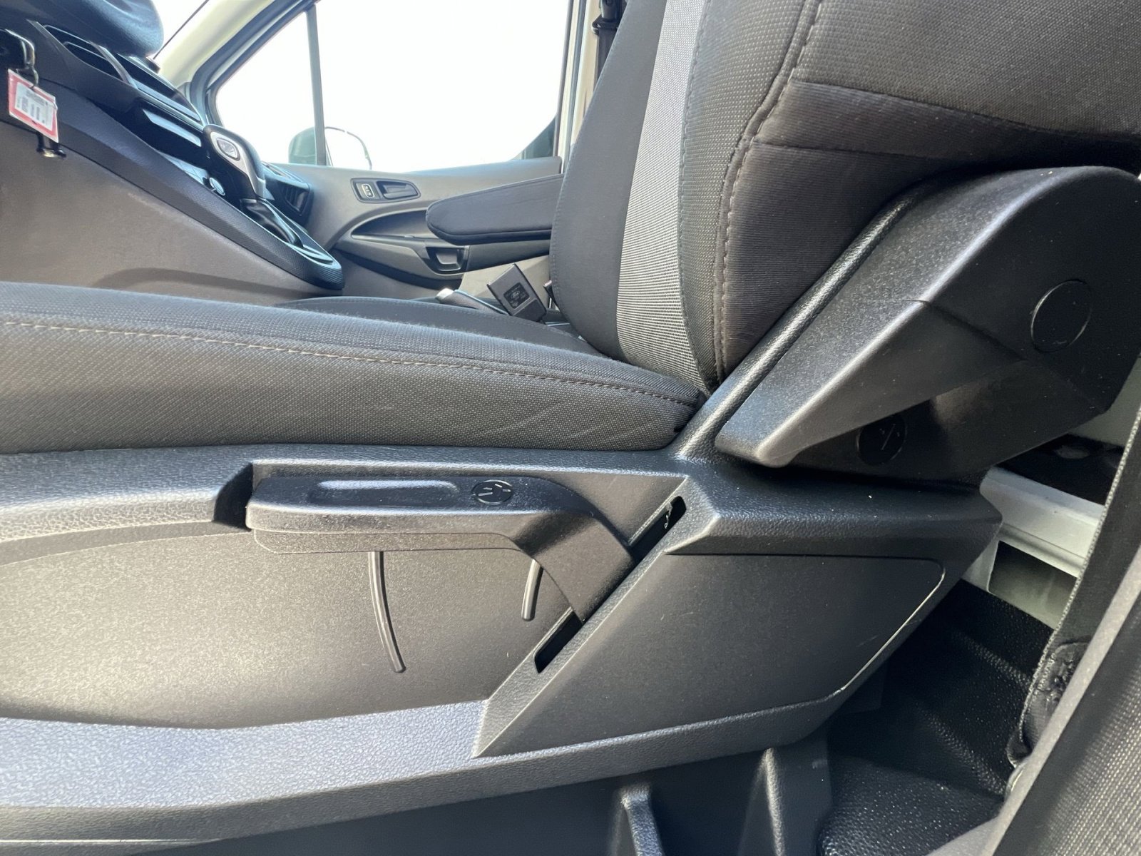 Used 2023 Ford Transit Connect XL image 14