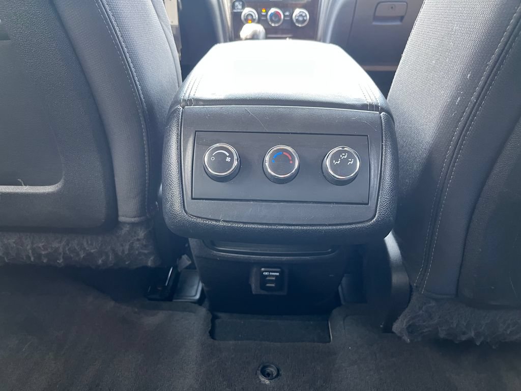 Used 2016 Chevrolet Traverse LT FWD image 18