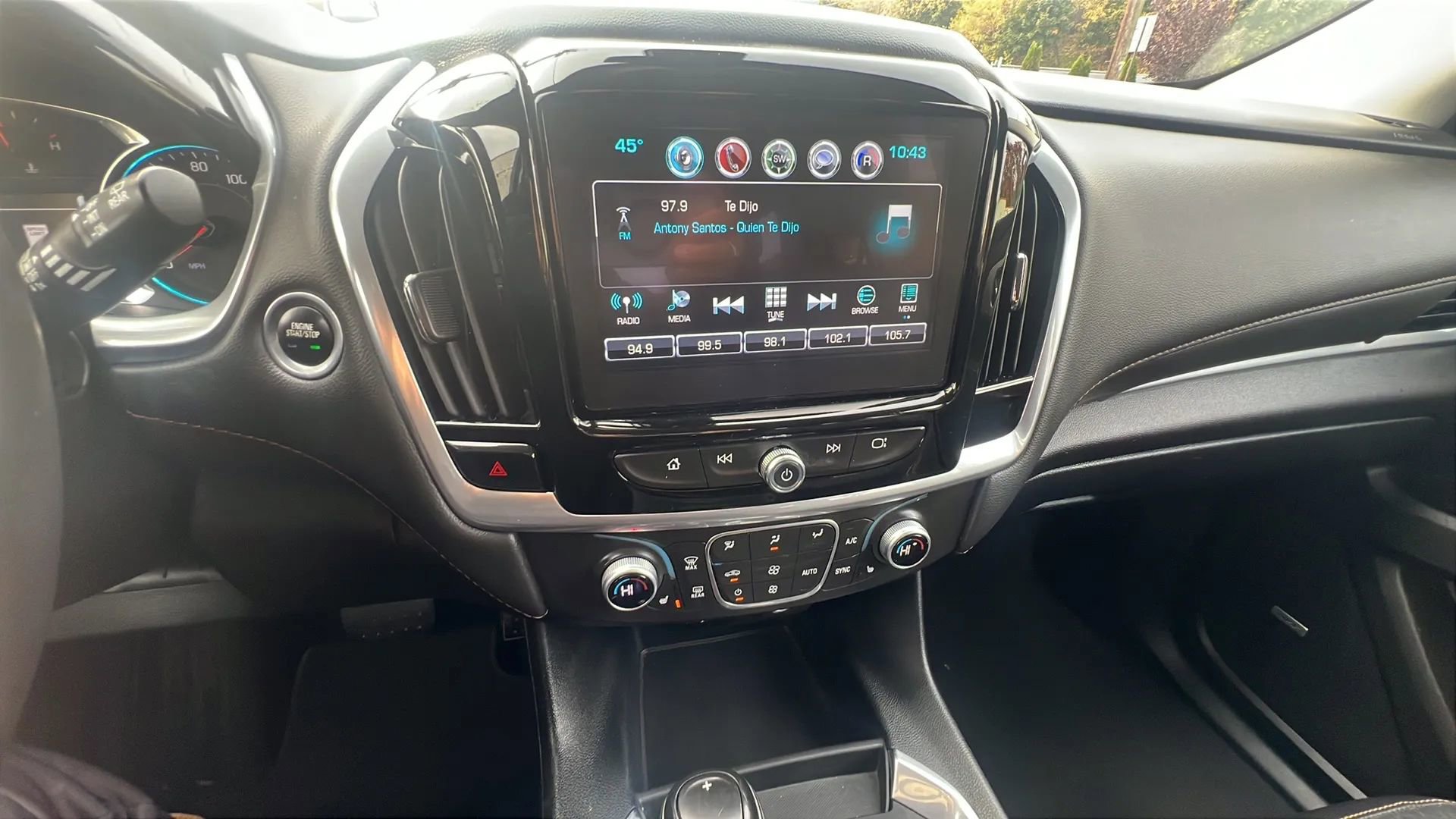 Used 2019 Chevrolet Traverse LT w/ LT Premium Package image 16