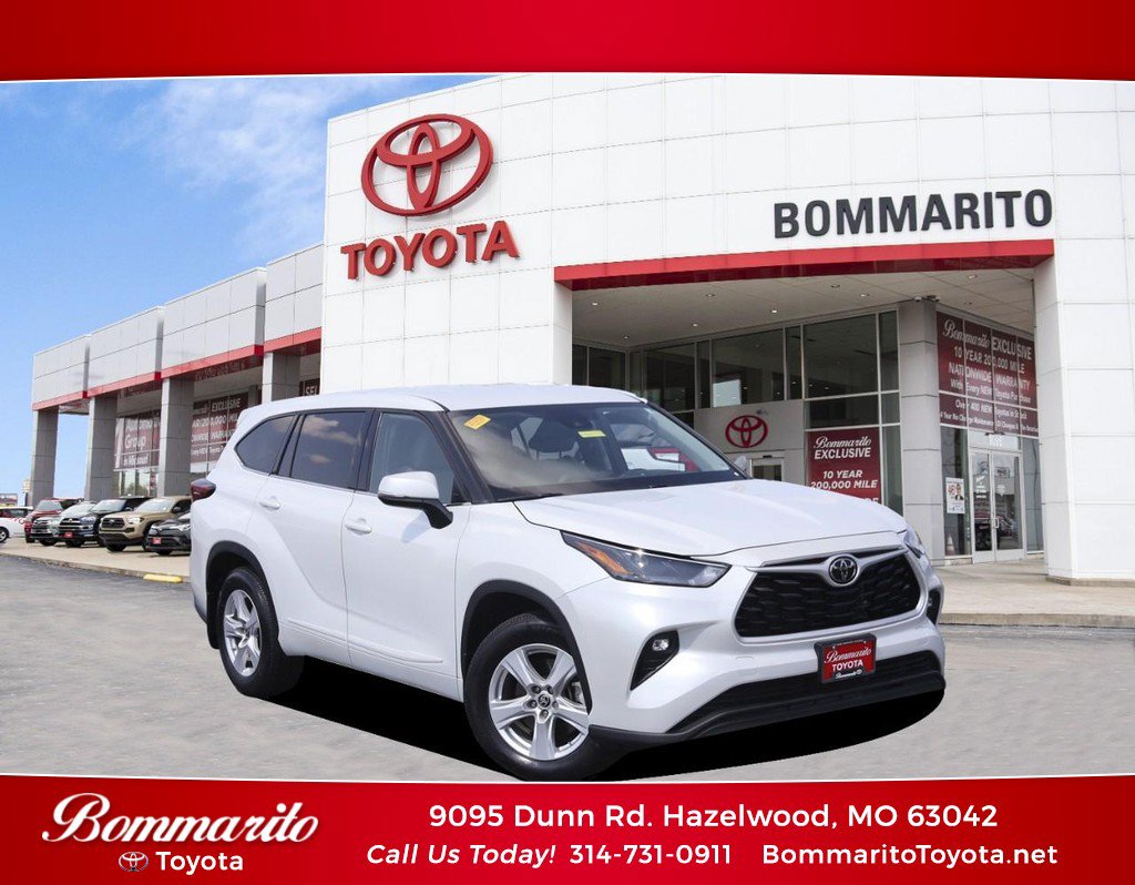 Used 2022 Toyota Highlander LE AWD/4WD image 1