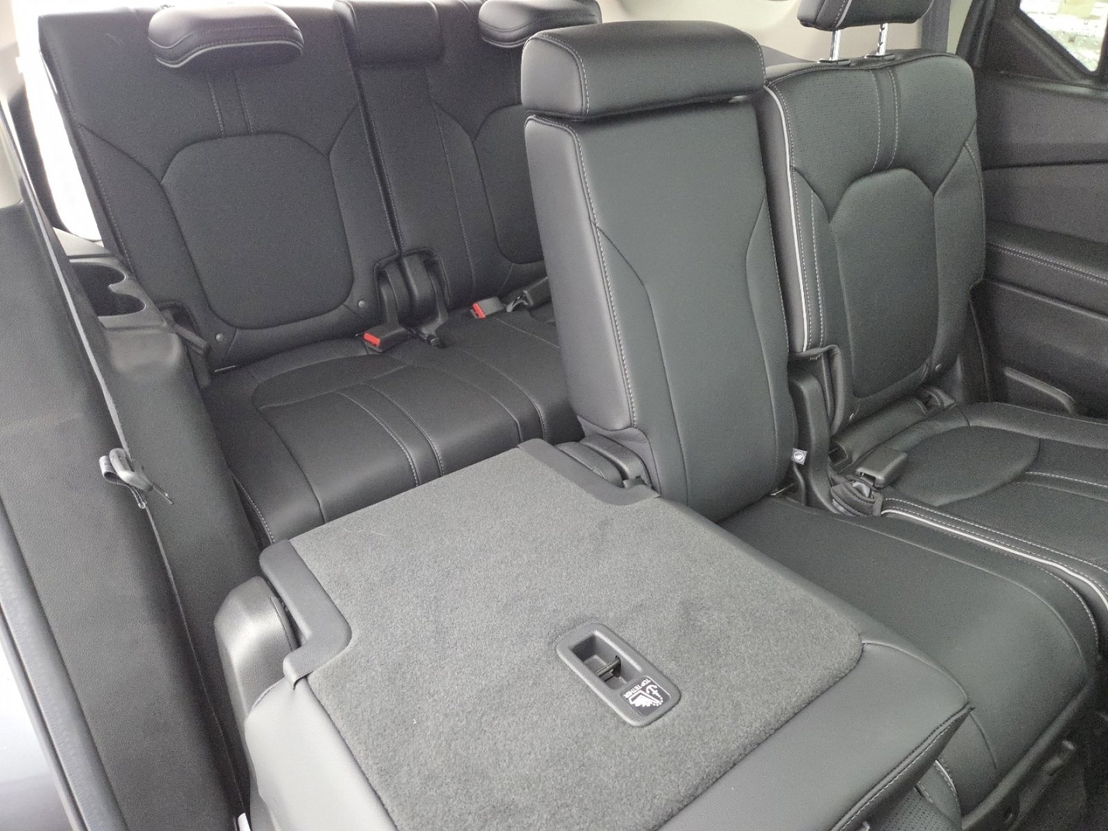 Used 2025 Honda Pilot Elite image 24