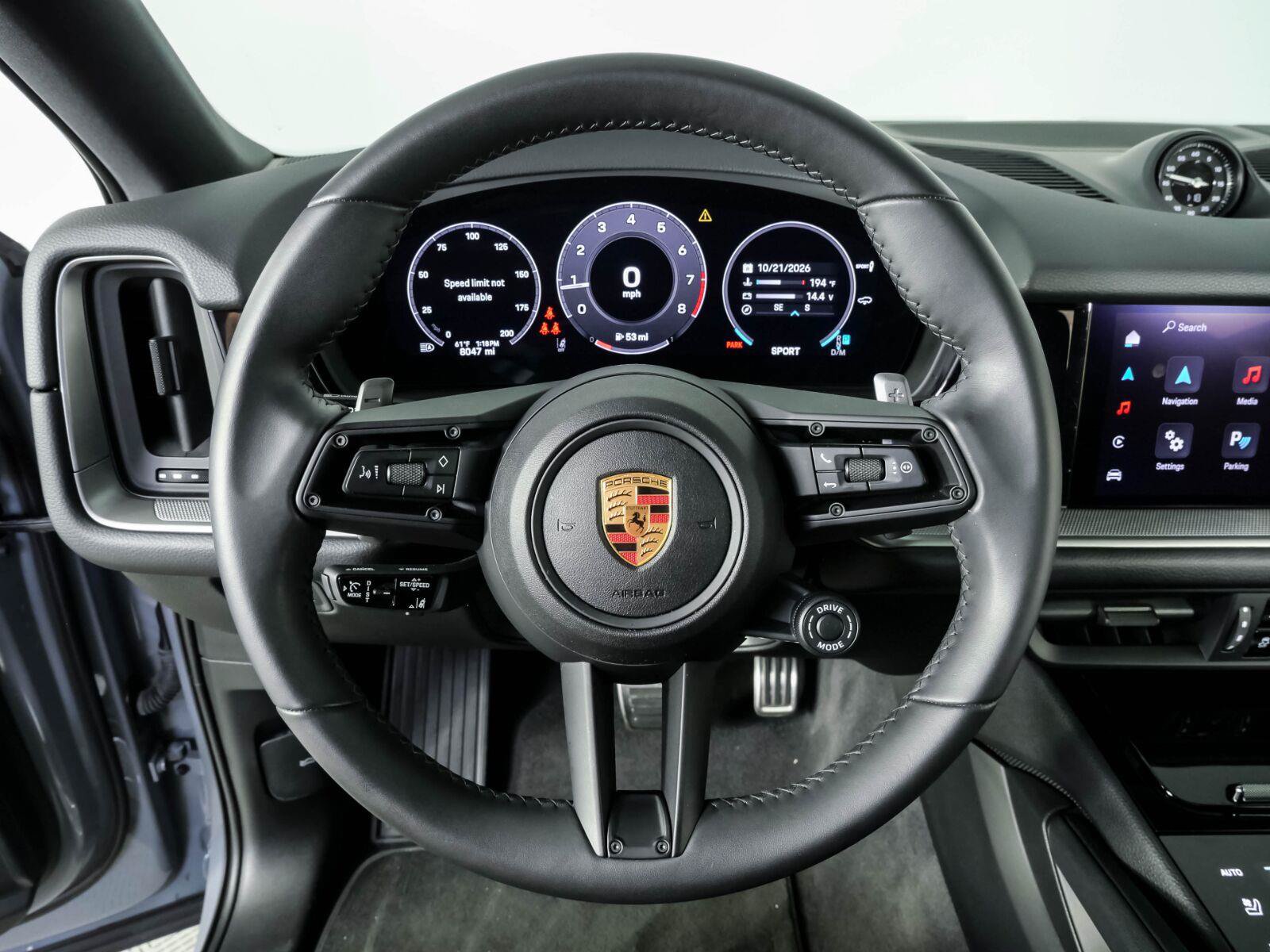 Used 2025 Porsche Cayenne S AWD/4WD image 9