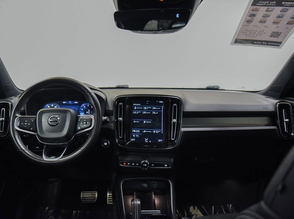 Used 2020 Volvo XC40 T5 R-Design w/ Protection Package Premier image 24