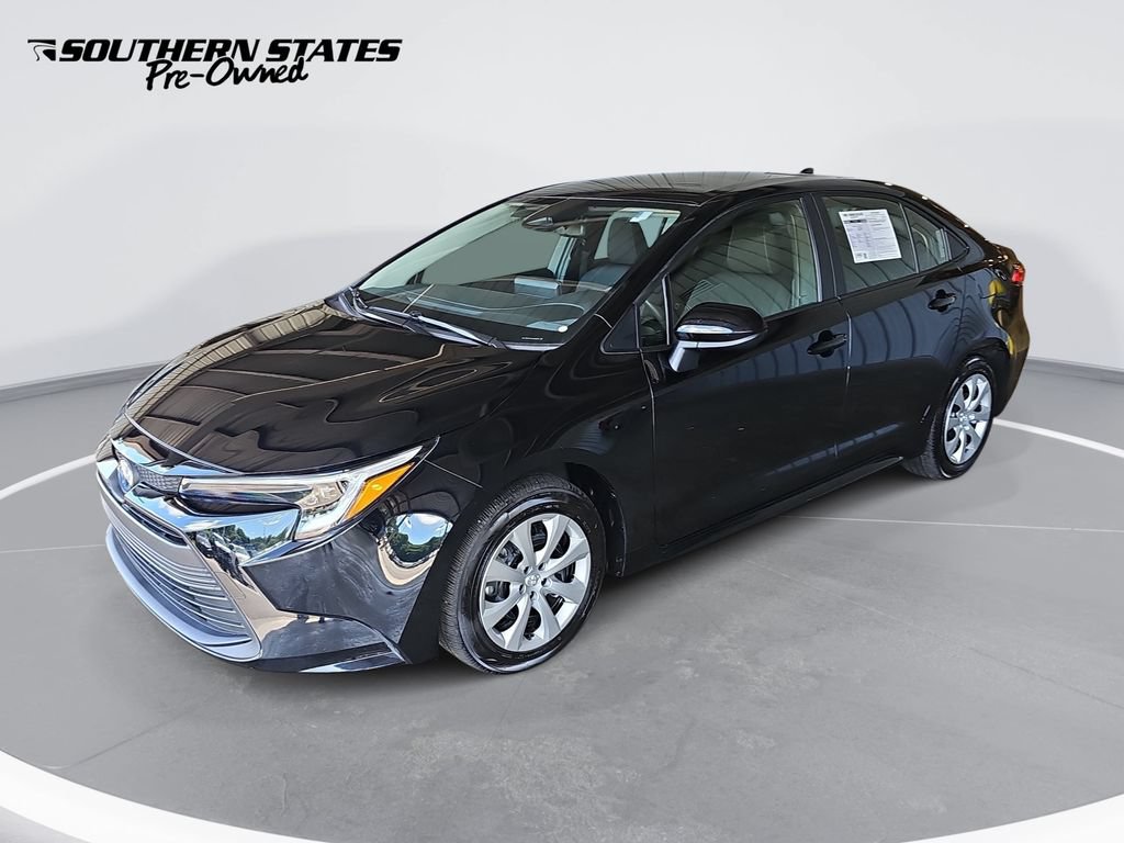 Used 2025 Toyota Corolla LE FWD image 1