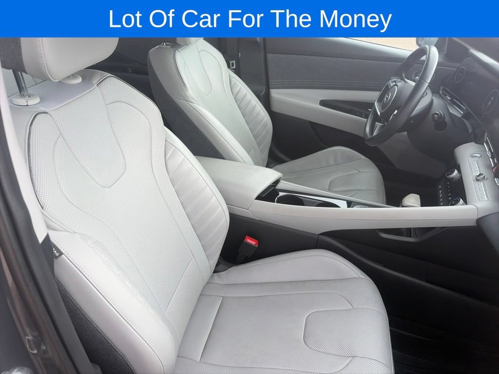 Used 2023 Hyundai Elantra Limited FWD image 15