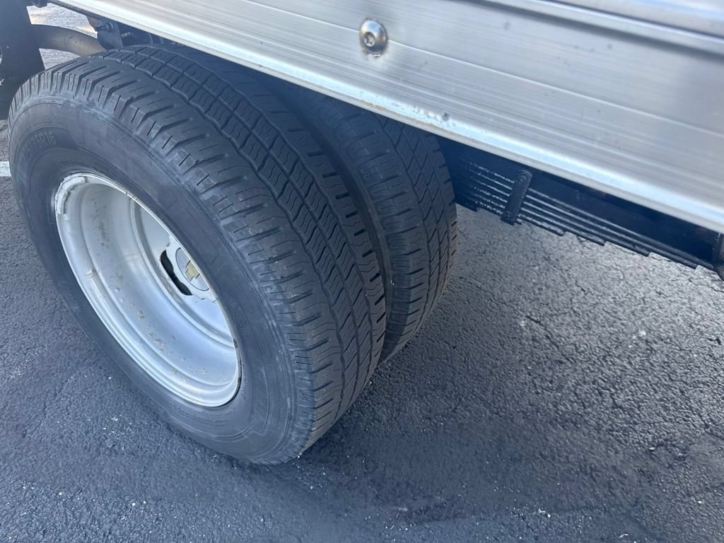 Used 2017 Chevrolet Express 3500 RWD image 25
