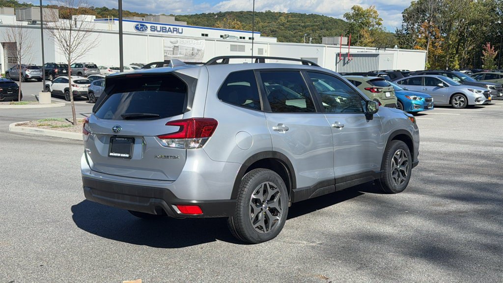 Certified 2023 Subaru Forester Premium AWD/4WD image 4