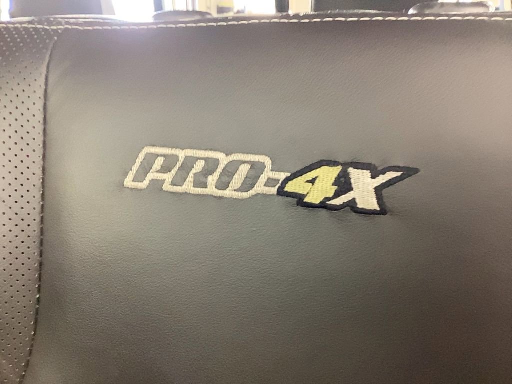 Used 2015 Nissan Frontier PRO-4X image 21