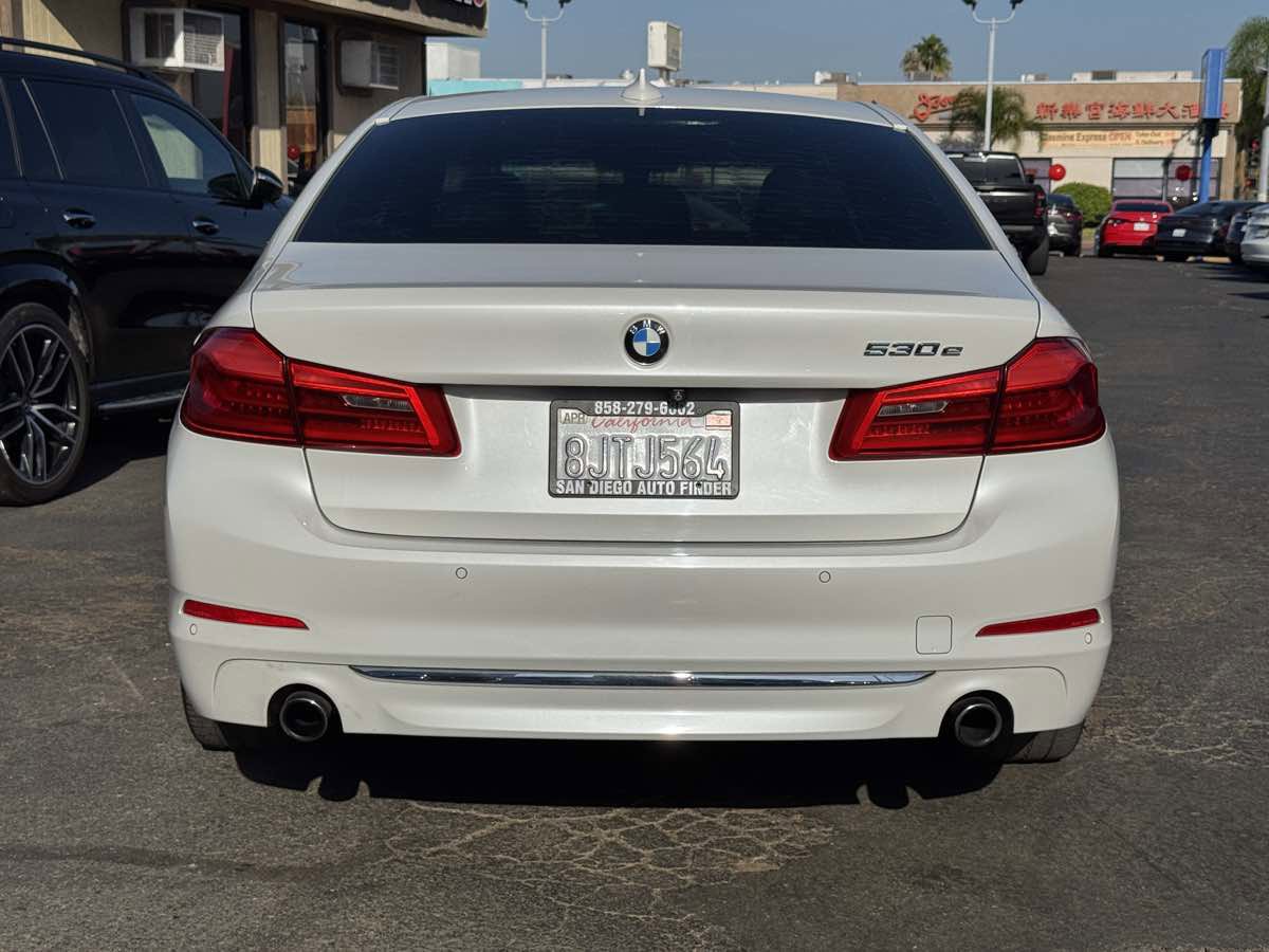 Used 2018 BMW 530e w/ Premium Package 2 image 13