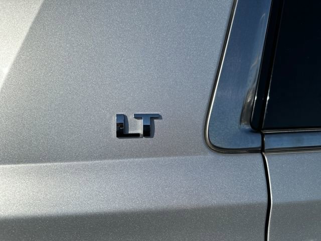Used 2018 Chevrolet Tahoe LT w/ Luxury Package RWD image 11