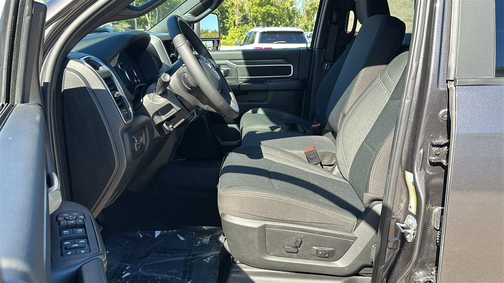 Used 2025 RAM 2500 Big Horn AWD/4WD image 16