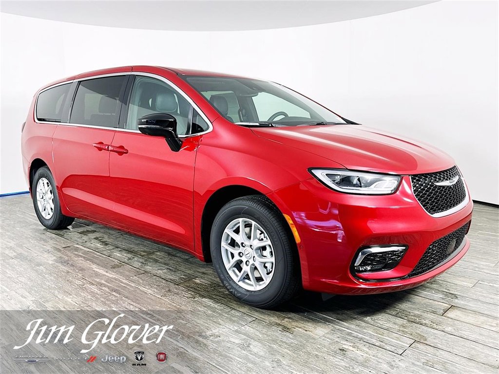 New 2026 Chrysler Pacifica Select