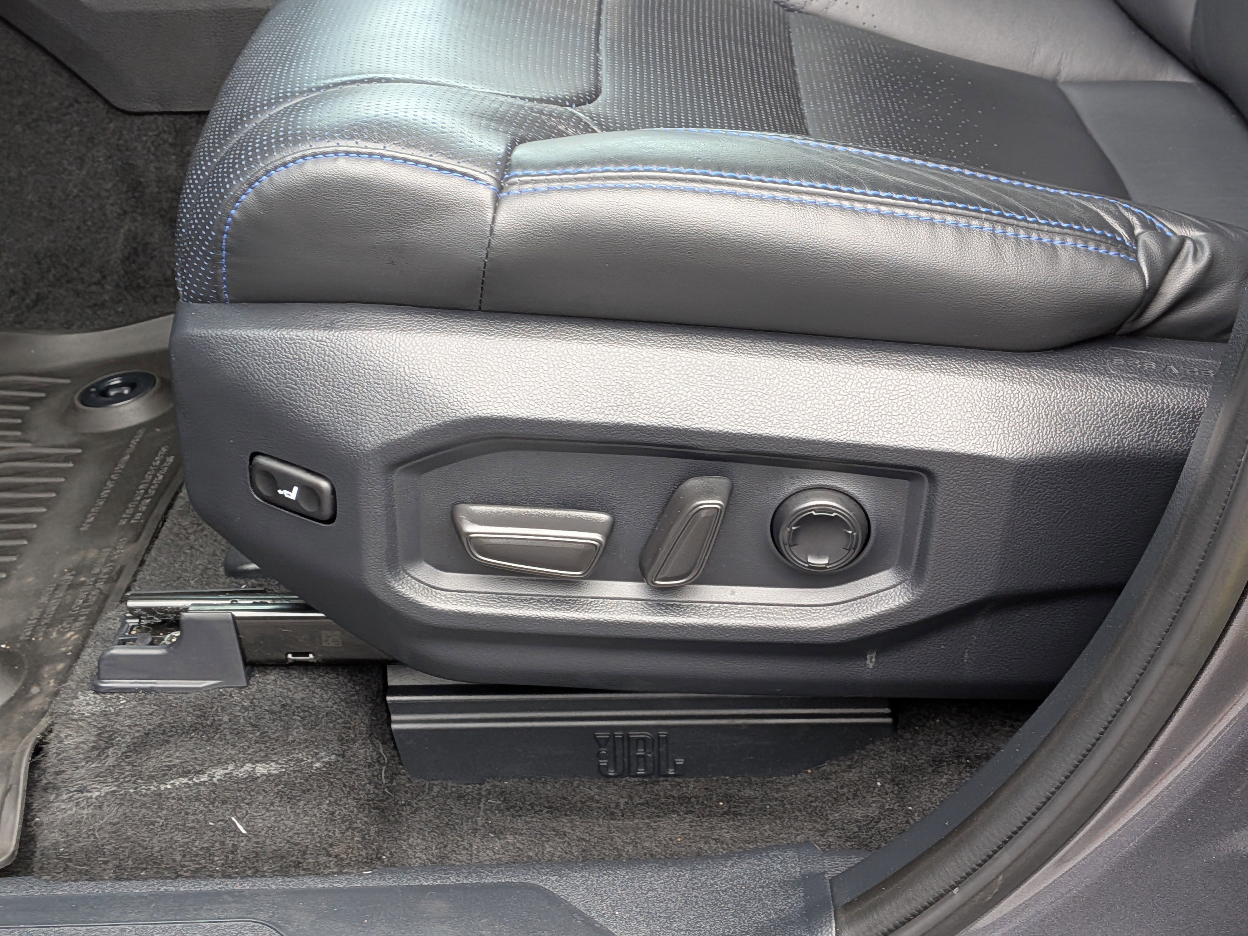 Used 2025 Toyota Tundra Platinum AWD/4WD image 15