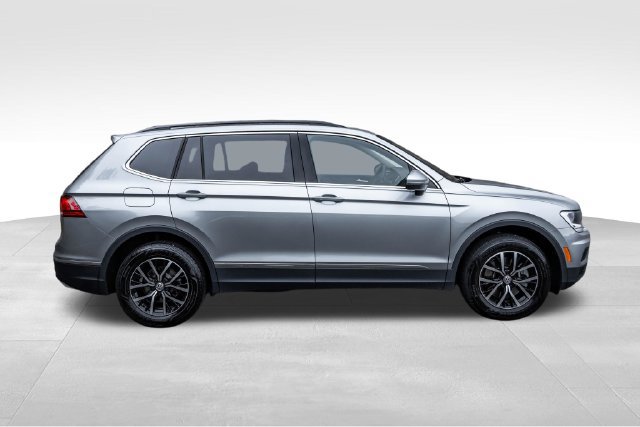 Used 2021 Volkswagen Tiguan SE w/ Panoramic Sunroof Package AWD/4WD image 4