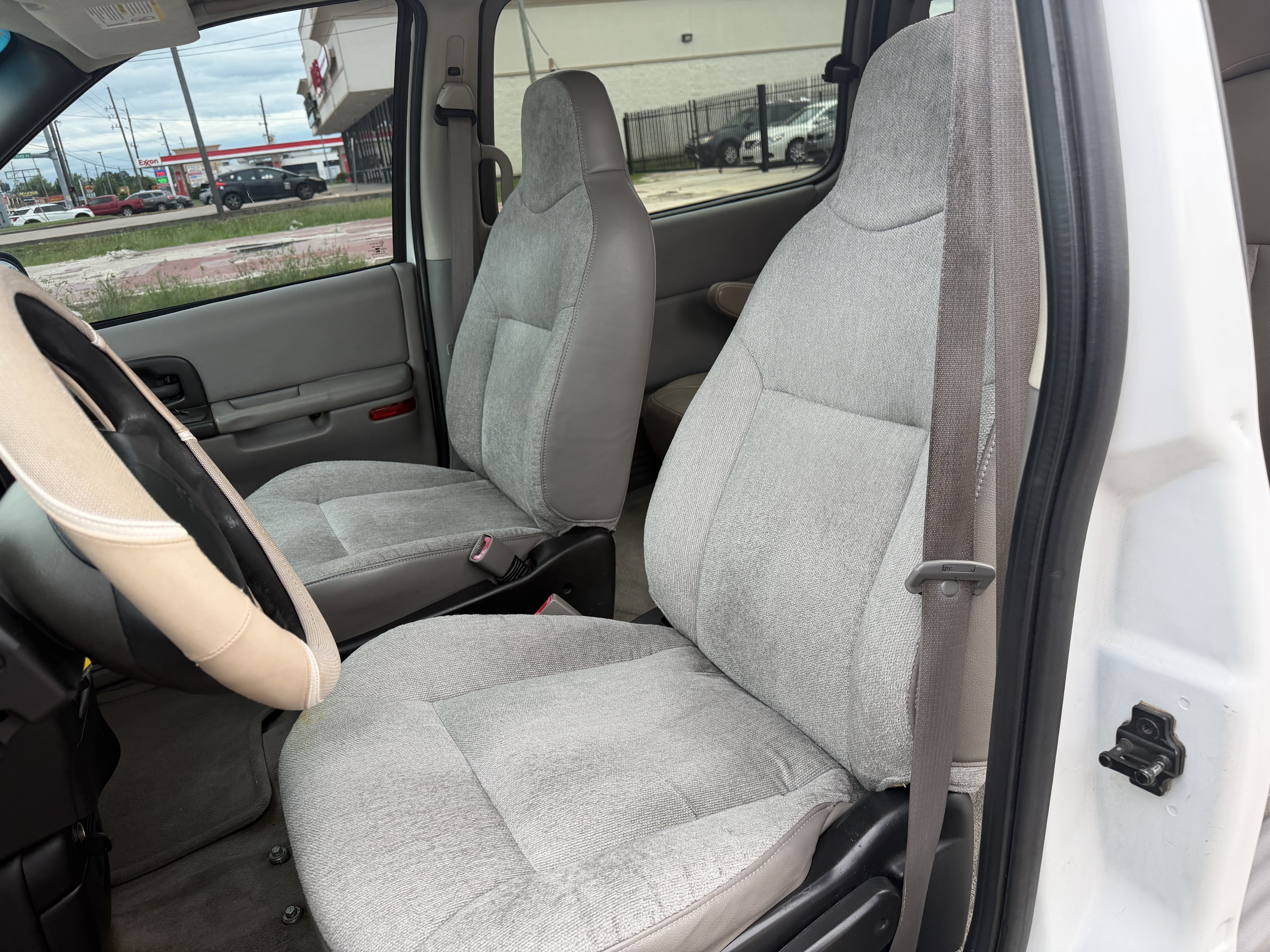Used 2003 Chevrolet Venture Extended w/ Climate Package FWD image 16