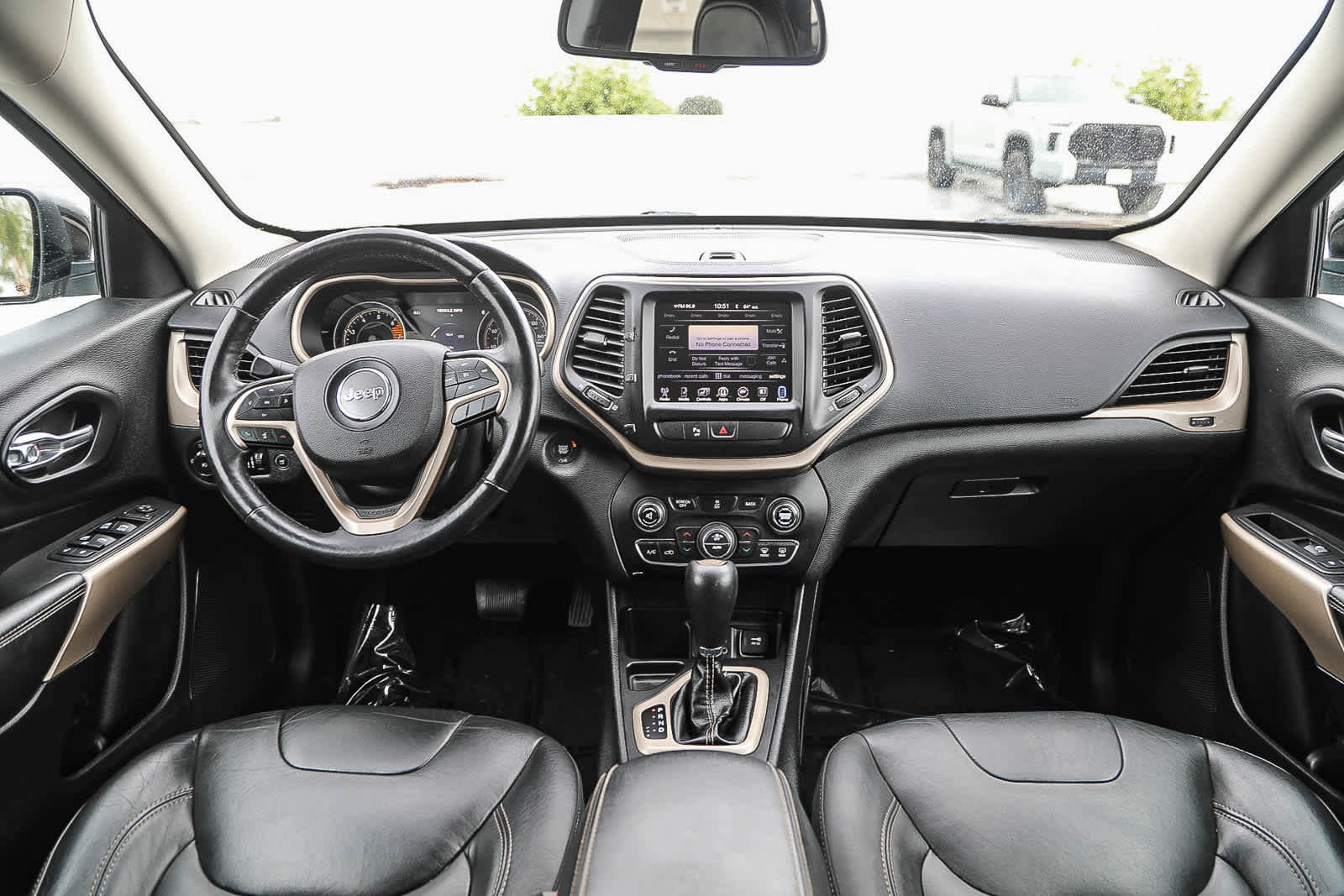 Used 2018 Jeep Cherokee Limited image 12