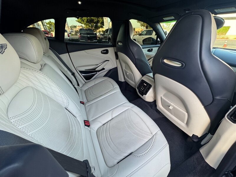 Used 2022 Aston Martin DBX AWD/4WD image 37